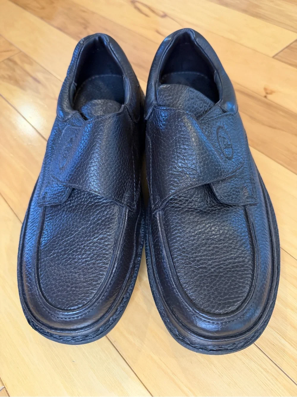 NWOT Propet Men’s 8.5 2E Brown Leather Strap Walking Shoes Comfort Orthopedic